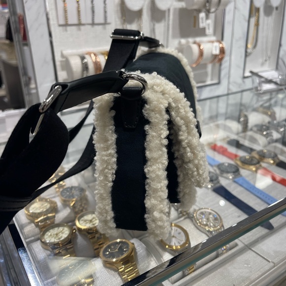 MICHAEL KORS Bradshaw Medium Suede and Faux Shearling Messenger Bag
Black 
NWT - Picture 7 of 16